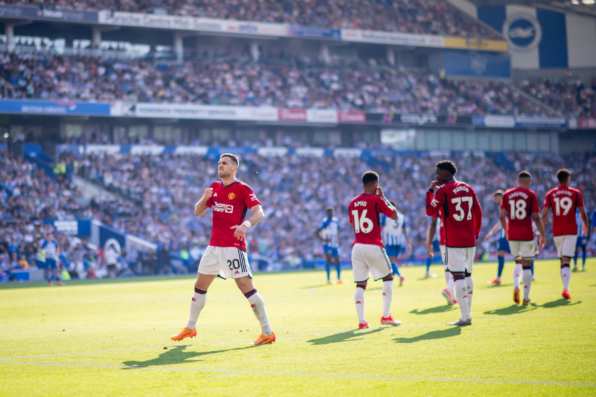 [国际足球]巴萨战平马竞 悬念留到次回合.